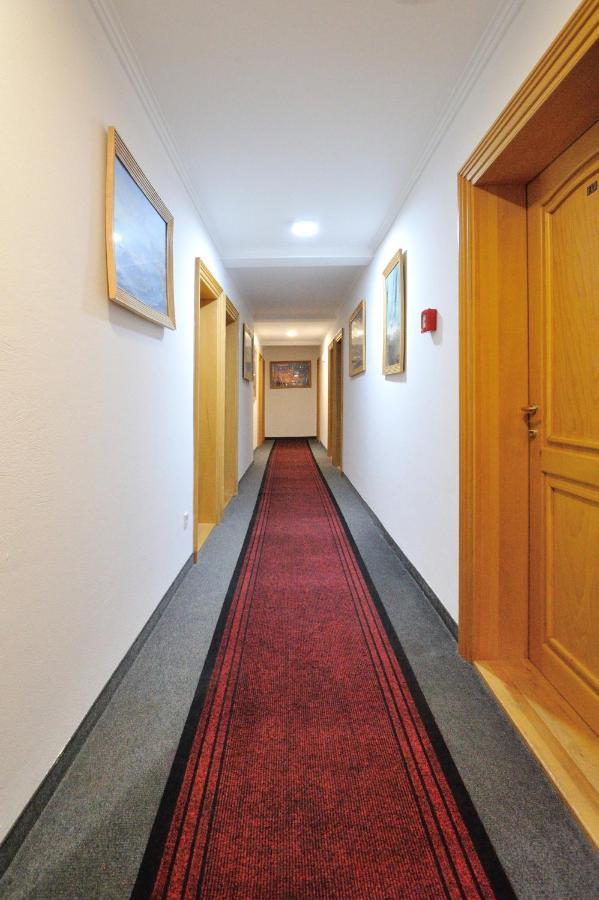 Hotel Lav 内乌姆 外观 照片