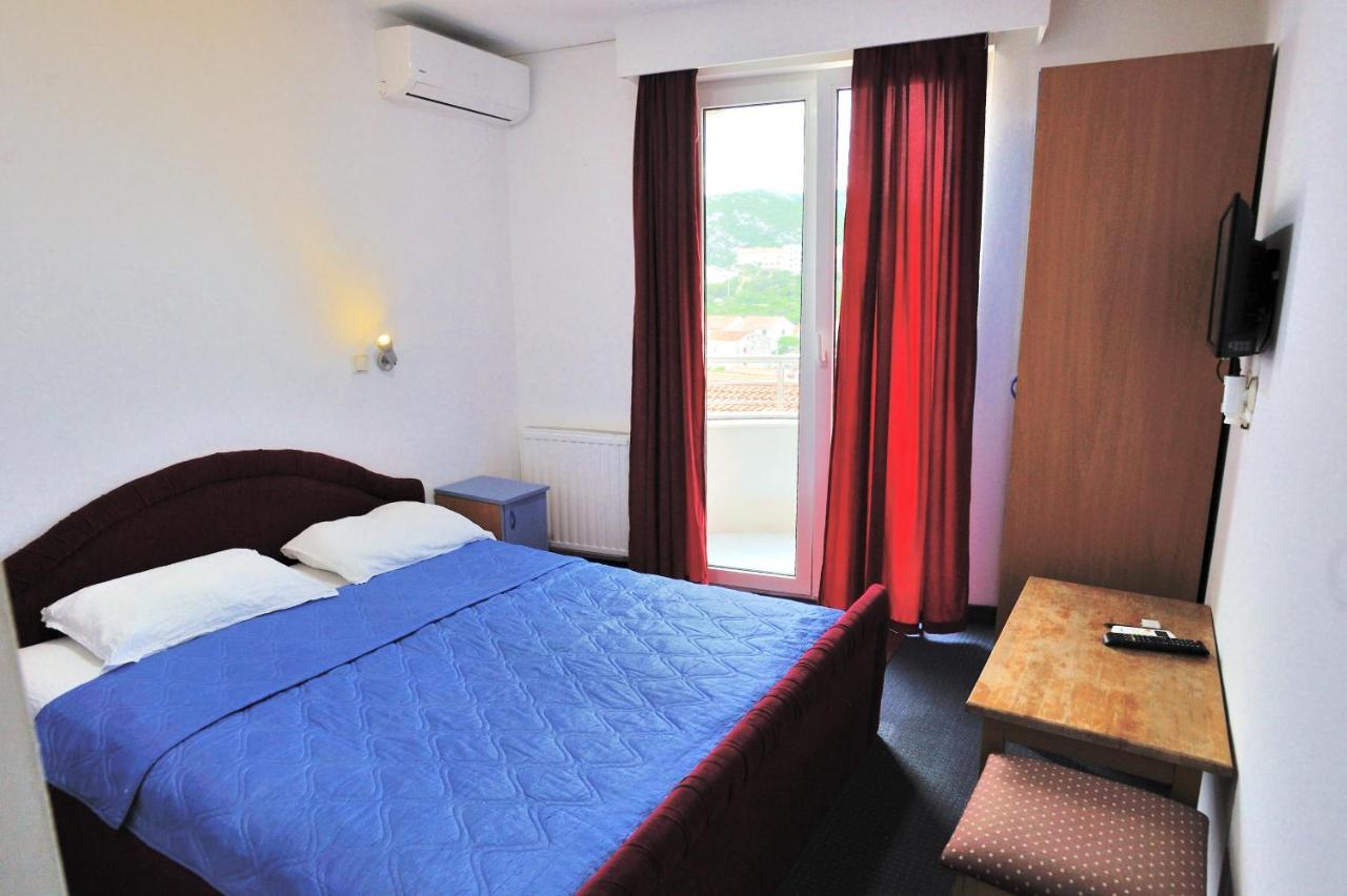 Hotel Lav 内乌姆 外观 照片