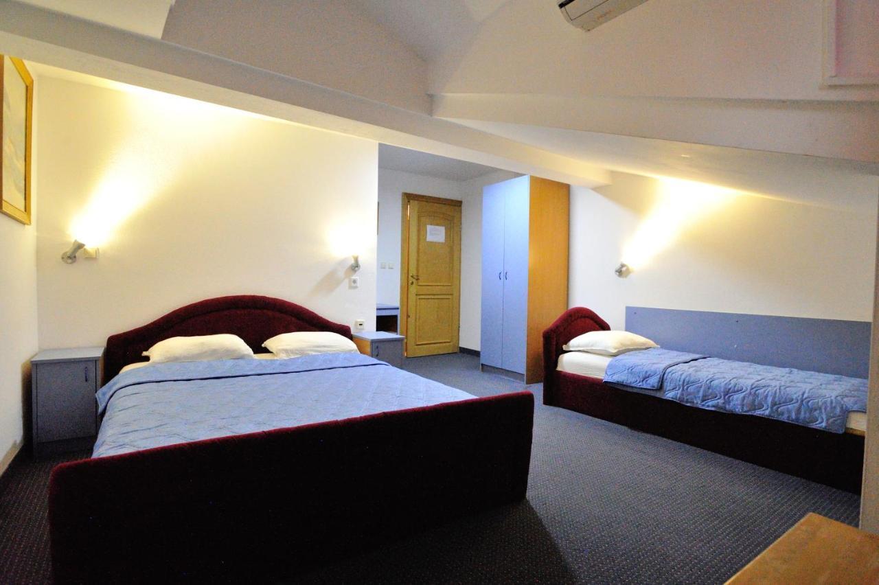 Hotel Lav 内乌姆 外观 照片