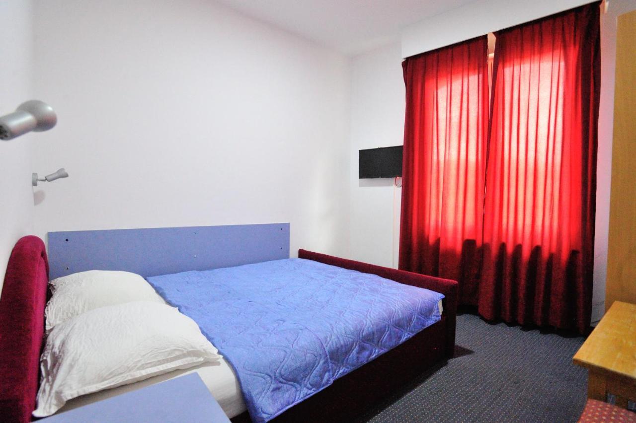 Hotel Lav 内乌姆 外观 照片