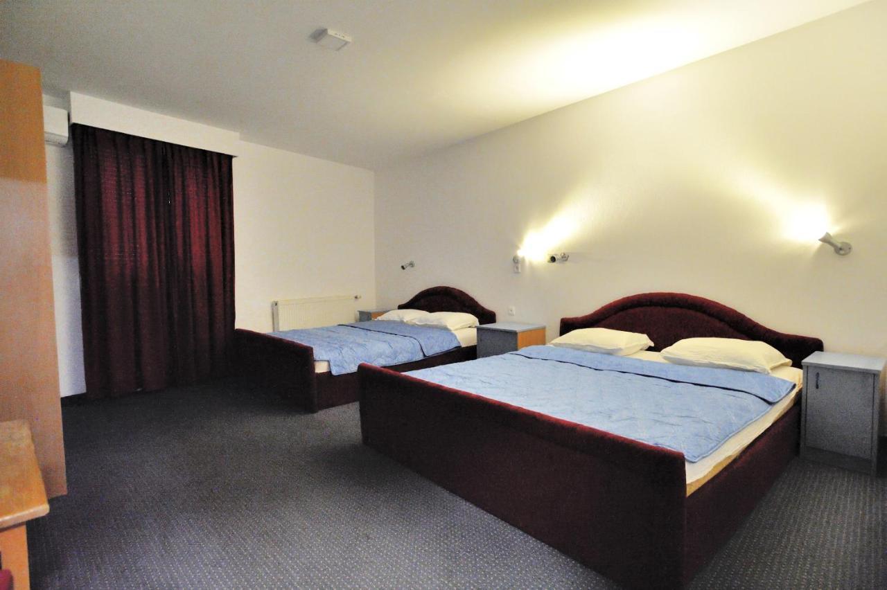 Hotel Lav 内乌姆 外观 照片