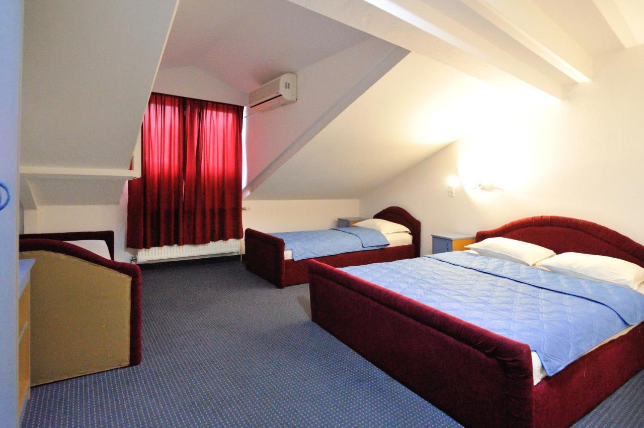Hotel Lav 内乌姆 外观 照片
